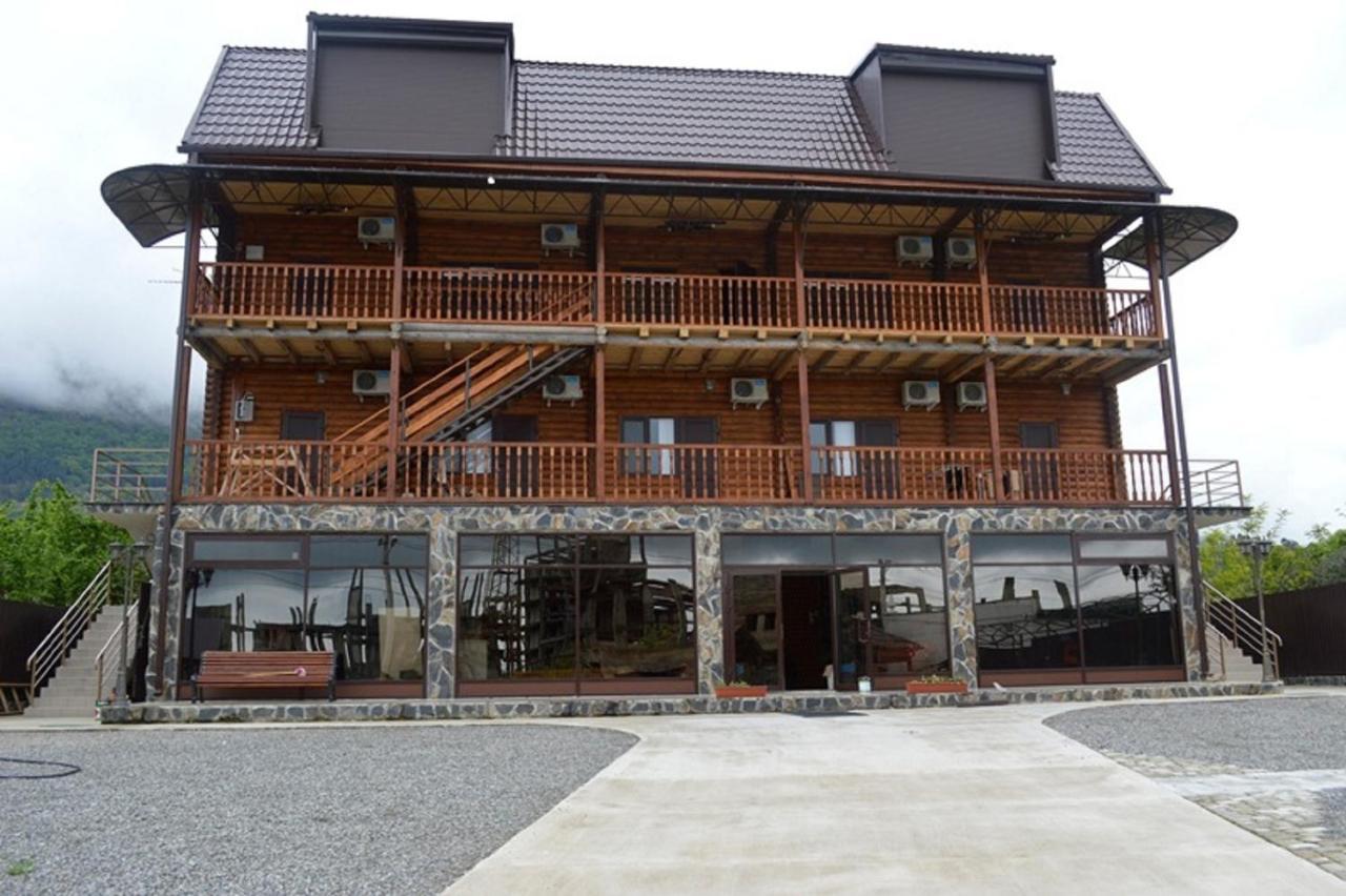 Абхазская Усадьба Hotel Gagra Buitenkant foto