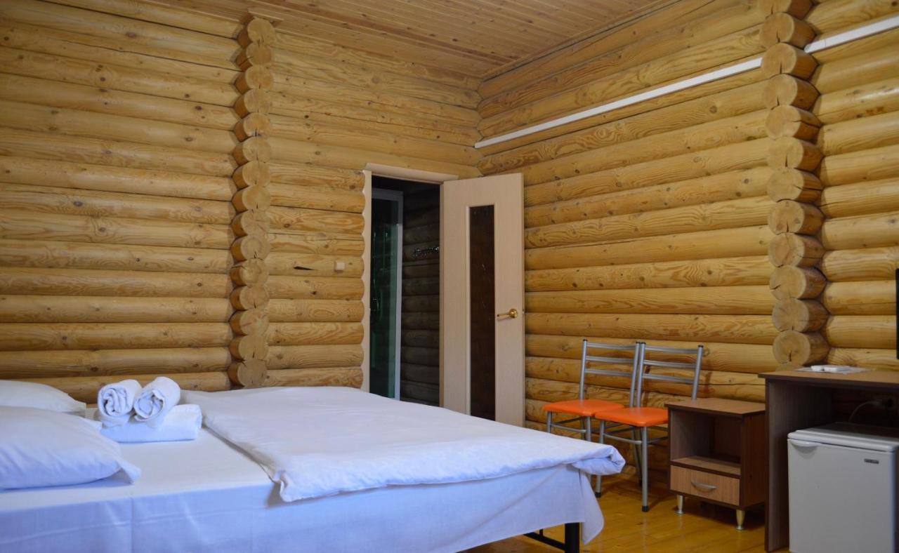 Абхазская Усадьба Hotel Gagra Buitenkant foto