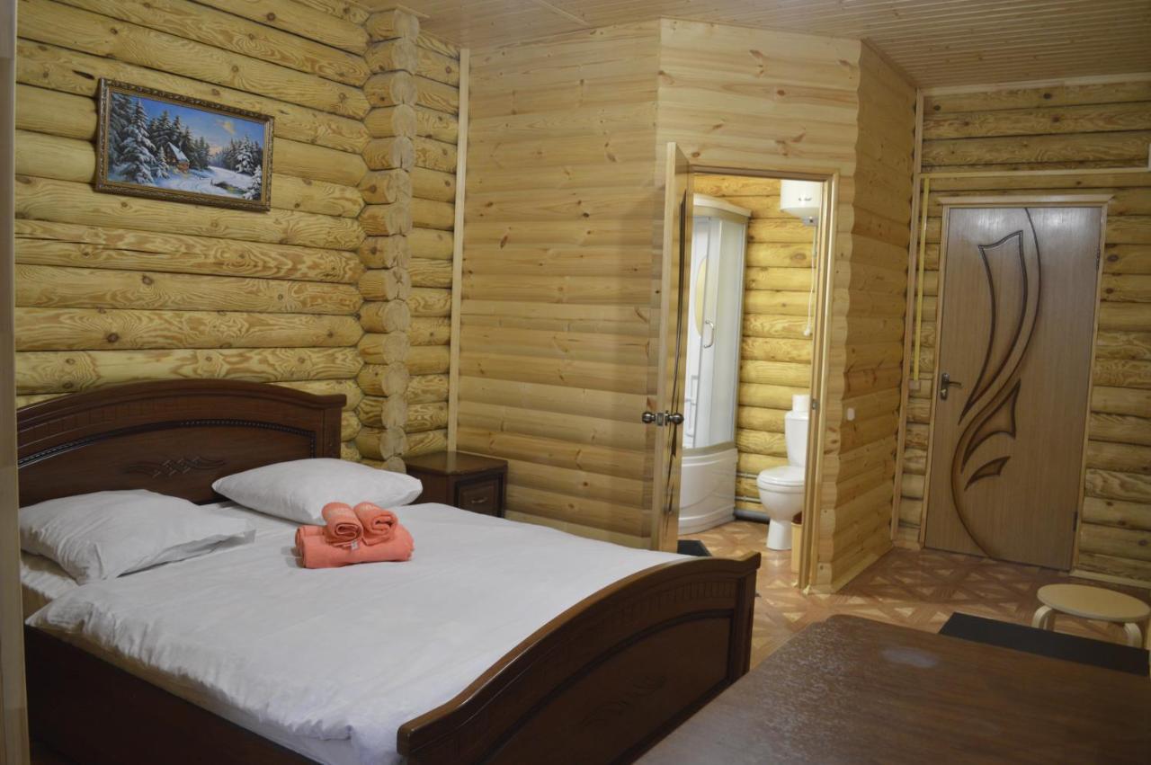 Абхазская Усадьба Hotel Gagra Buitenkant foto