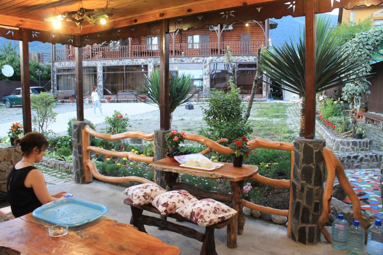 Абхазская Усадьба Hotel Gagra Buitenkant foto