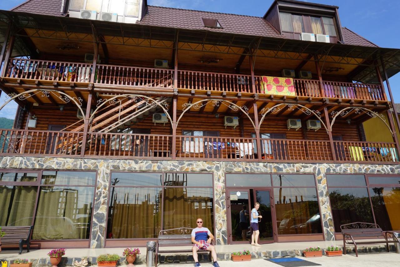 Абхазская Усадьба Hotel Gagra Buitenkant foto