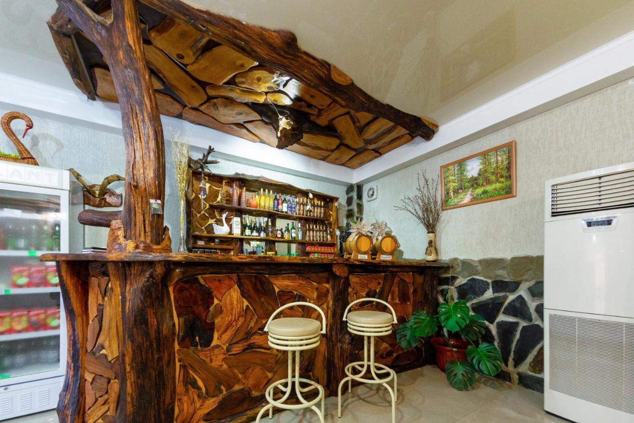 Абхазская Усадьба Hotel Gagra Buitenkant foto