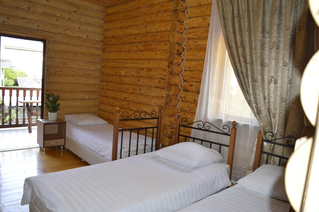 Абхазская Усадьба Hotel Gagra Buitenkant foto