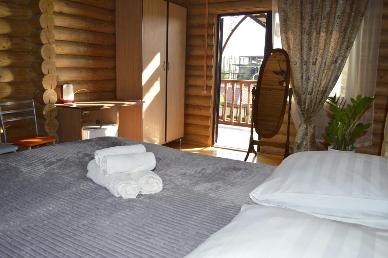 Абхазская Усадьба Hotel Gagra Buitenkant foto